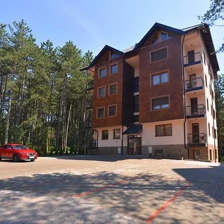 Time Out Zuti Apartment