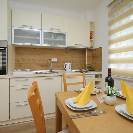 Time Out Zuti * Zlatibor