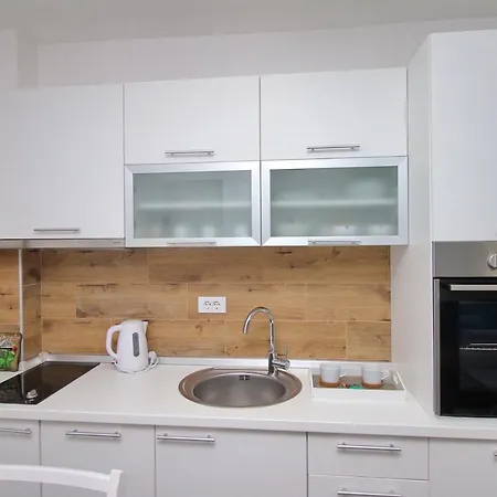 Time Out Zuti * Zlatibor