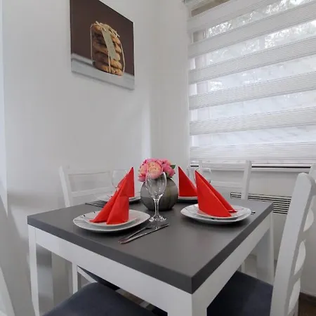 Time Out Zuti Apartament *