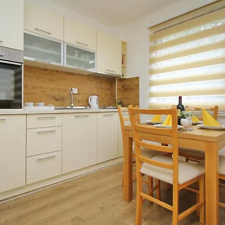 Time Out Zuti * Zlatibor